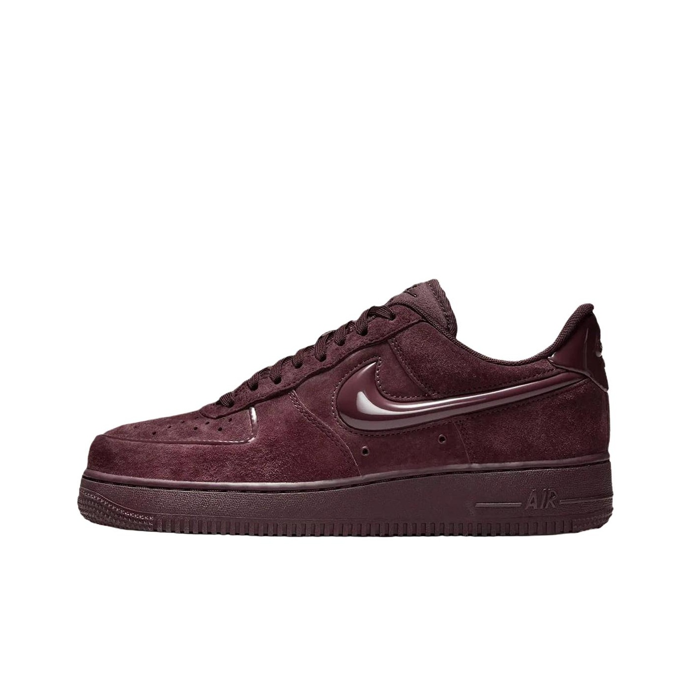 حذاء نايك إير فورس 1 كلاسيك وم - مراجعة Nike Shoes Air Force 1 وسعره